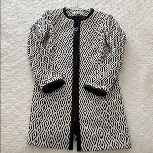 Tahari Black and White Diamond Pattern Blazer